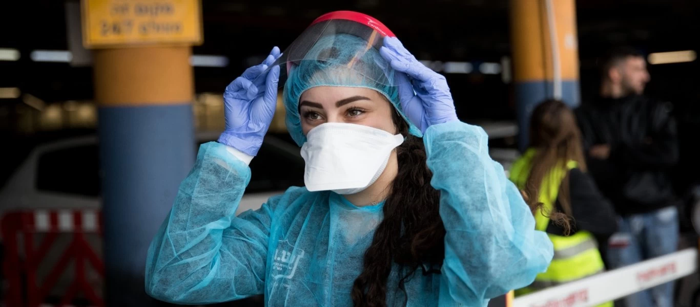 Ασπίδες προσώπου: Πόσο προστατεύουν σε σχέση με τις μάσκες - Ποιες είναι οι κατάλληλες